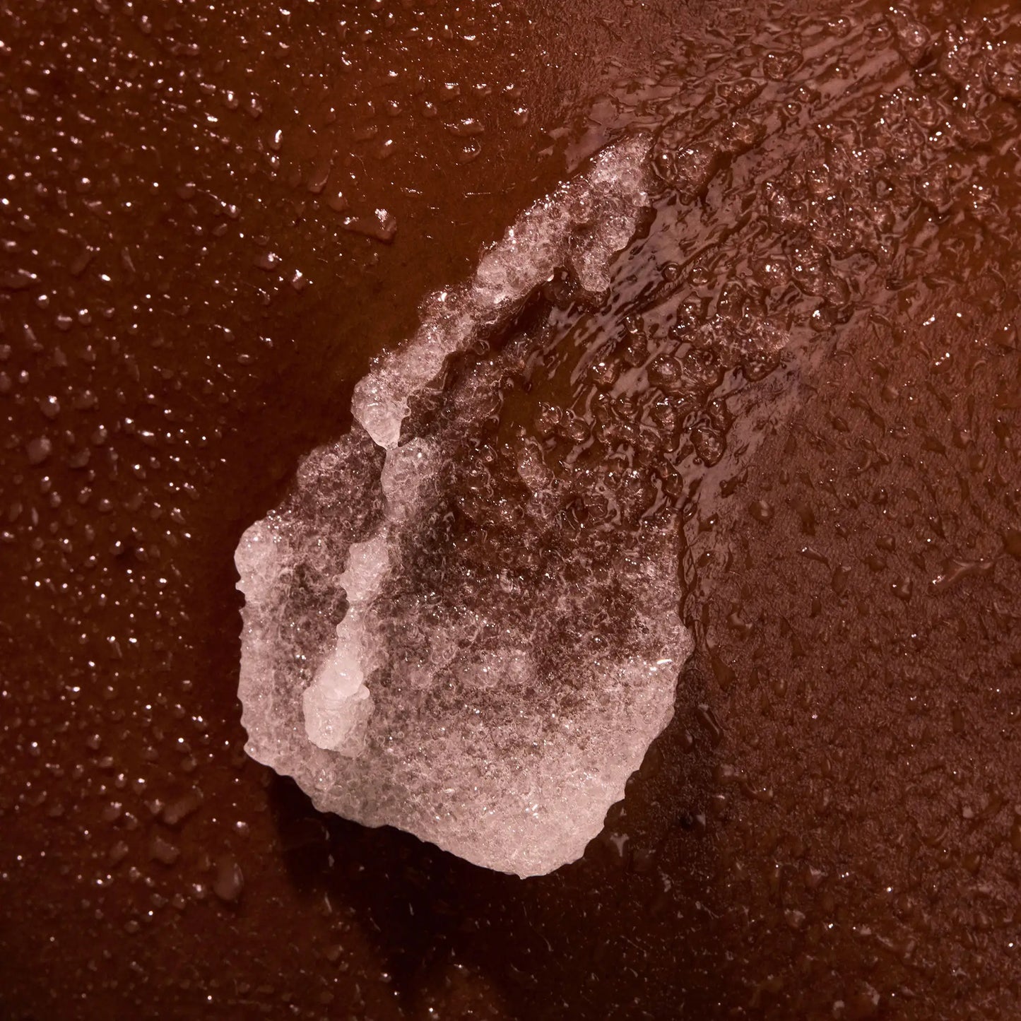 the-glow-getter-multi-oil-body-scrub-m7 NATR-40028-Alt-Image-TheGlowGetterMulti-OilBodyScrub-08.webp